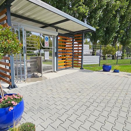 Harmonia Riva Apartman B11 Dunaszerdahely Kültér fotó
