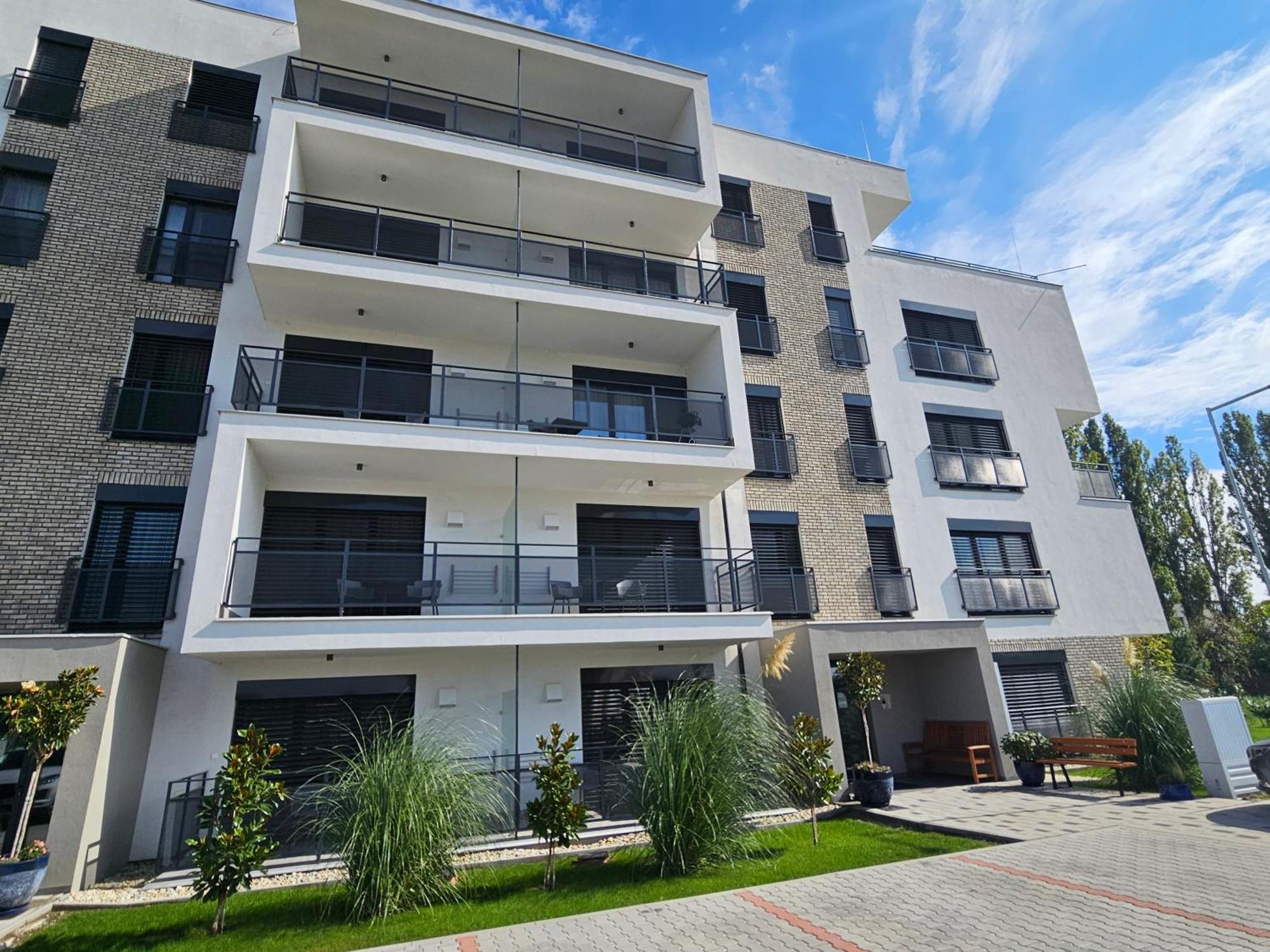 Harmonia Riva Apartman B11 Dunaszerdahely Kültér fotó