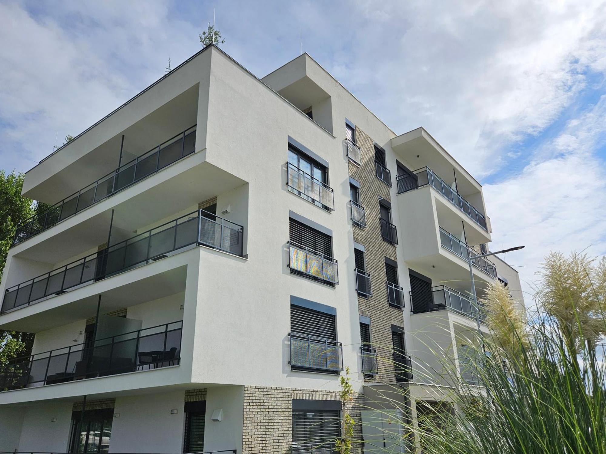Harmonia Riva Apartman B11 Dunaszerdahely Kültér fotó