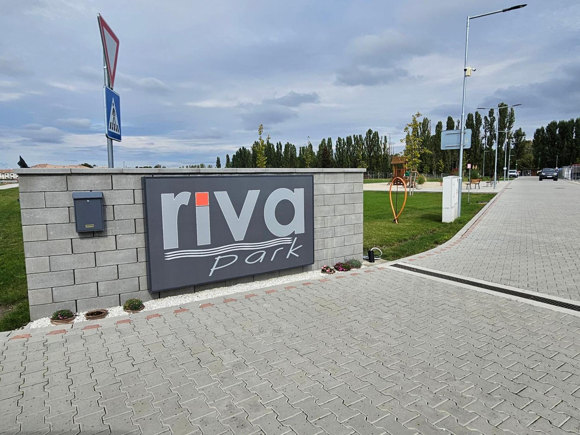 Harmonia Riva Apartman B11 Dunaszerdahely Kültér fotó
