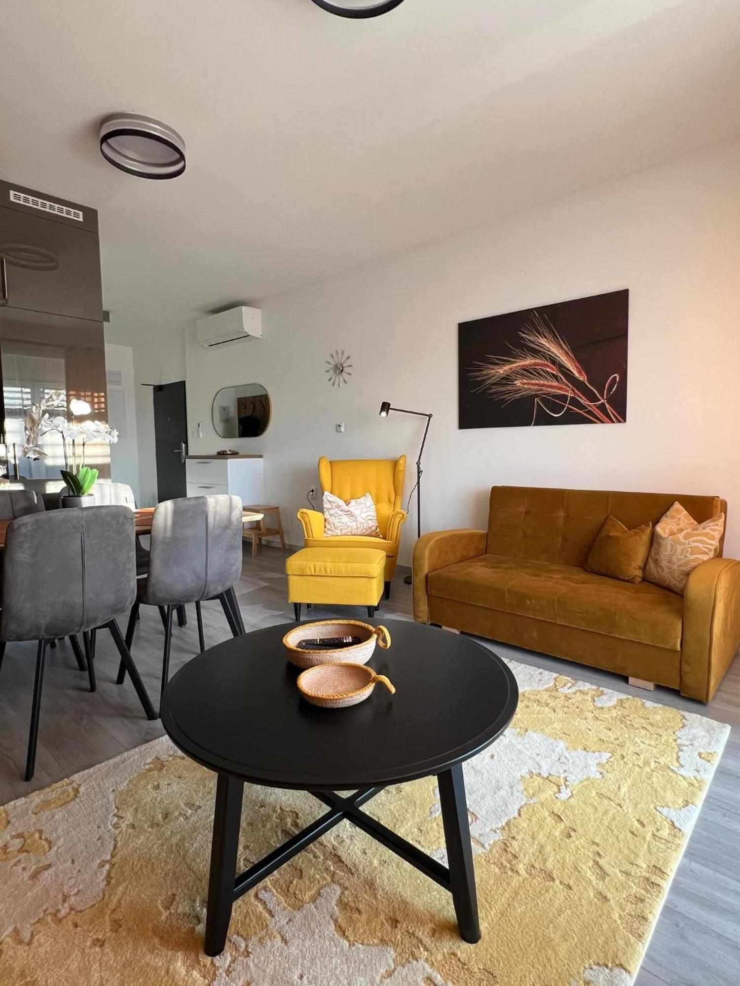 Harmonia Riva Apartman B11 Dunaszerdahely Kültér fotó